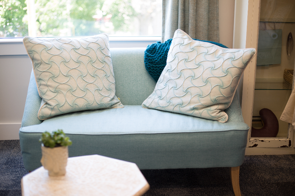 Ashford Loveseat